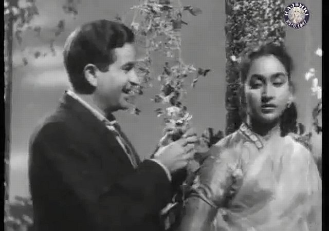 Raj Kapoor & Nutan - Woh chand khila woh taare hanse
